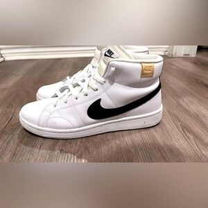 White hi top Nike shoes used 9.5US